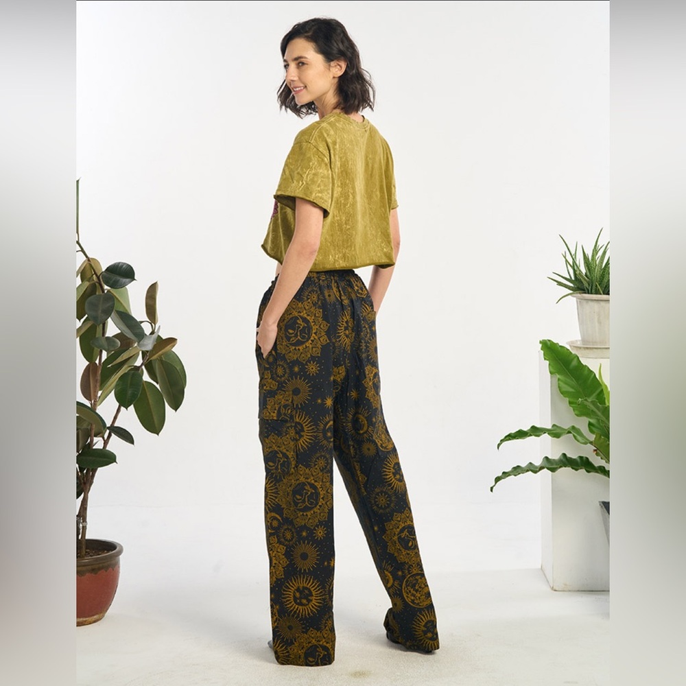 Sun & moon print cotton cargo pocket pant - Picture 8 of 8